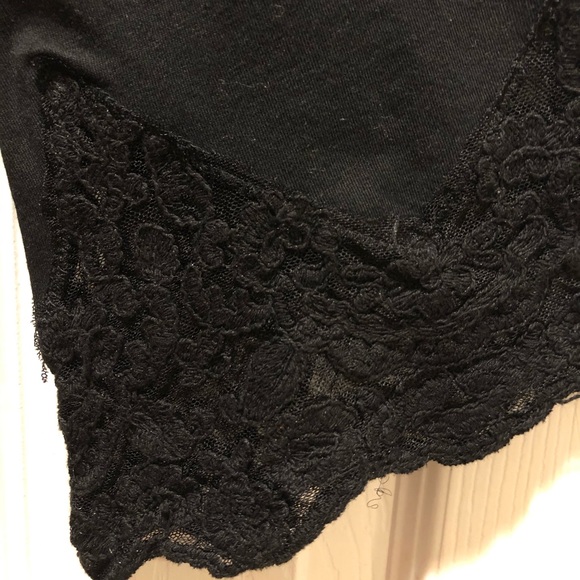 Lace bell sleeved bodysuit - Picture 3 of 3